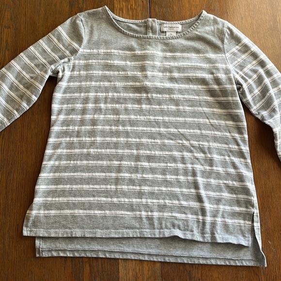 Liz Claiborne petite medium 3/4 gray white striped T-shirt buttons in the back - Picture 13 of 13